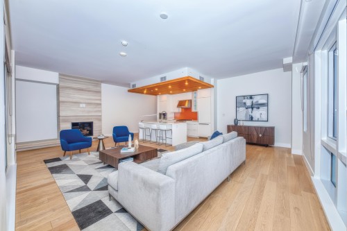 201-6707 Nelson Avenue, West Vancouver, BC 