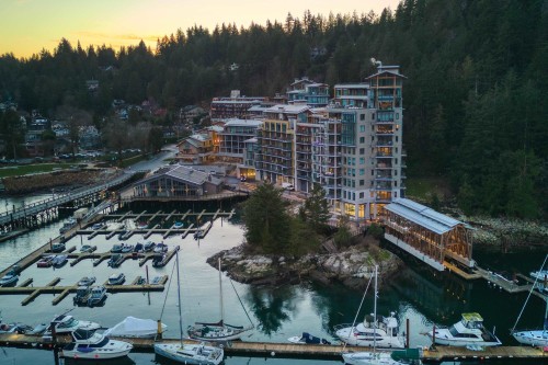 201-6707 Nelson Avenue, West Vancouver, BC 