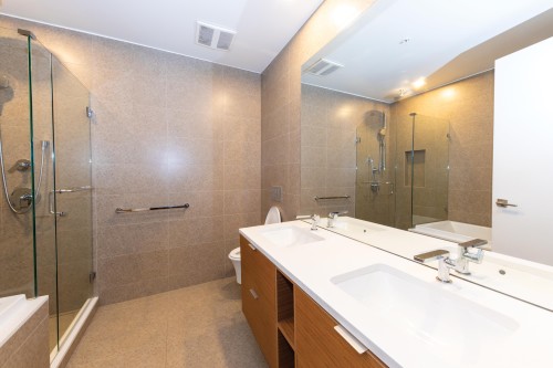 201-6707 Nelson Avenue, West Vancouver, BC 