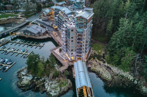 201-6707 Nelson Avenue, West Vancouver, BC 