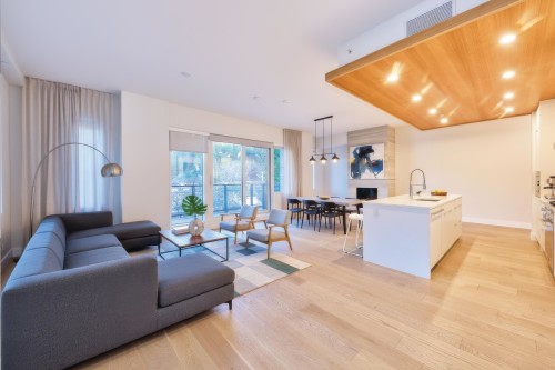 201-6707 Nelson Avenue, West Vancouver, BC 