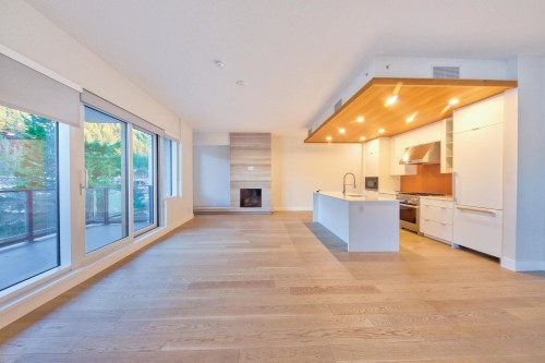 201-6707 Nelson Avenue, West Vancouver, BC 