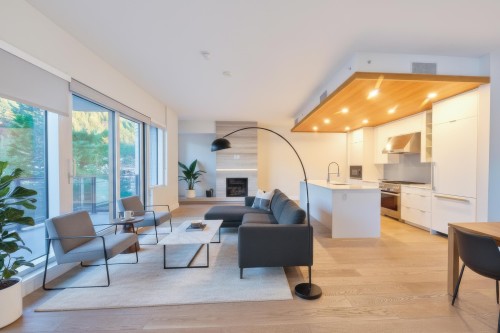 201-6707 Nelson Avenue, West Vancouver, BC 