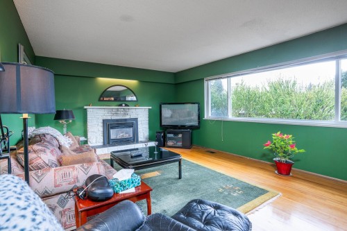 5086 12 Avenue  Delta, BC V4M 2A8