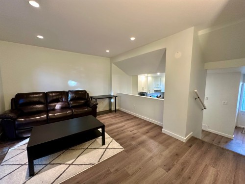 106-511 Gatensbury Street, Coquitlam, BC 