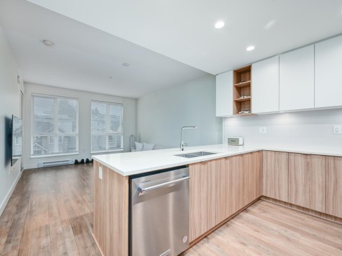 320-750 Dogwood Street, Coquitlam, BC 