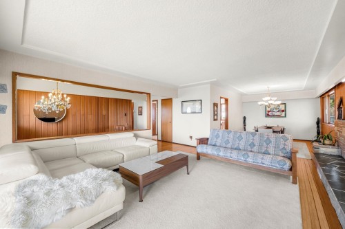 7656 Mckay Avenue, Burnaby, BC 