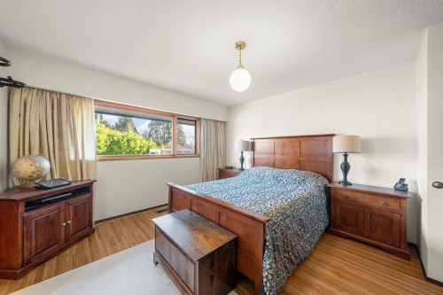 7656 Mckay Avenue, Burnaby, BC 