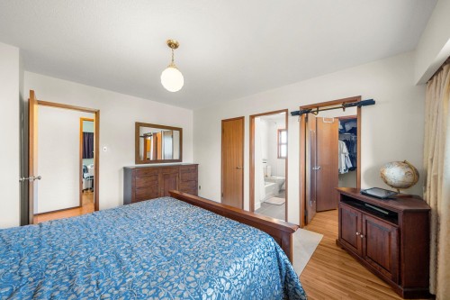 7656 Mckay Avenue, Burnaby, BC 