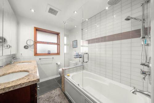 7656 Mckay Avenue, Burnaby, BC 