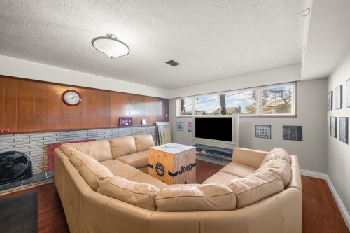 7656 Mckay Avenue, Burnaby, BC 