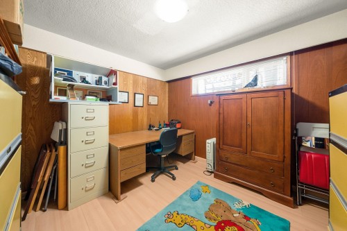 7656 Mckay Avenue, Burnaby, BC 