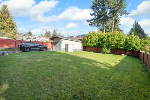 7656 Mckay Avenue, Burnaby, BC 