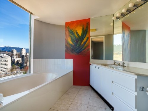 2203-120 2Nd Street W, North Vancouver, BC 