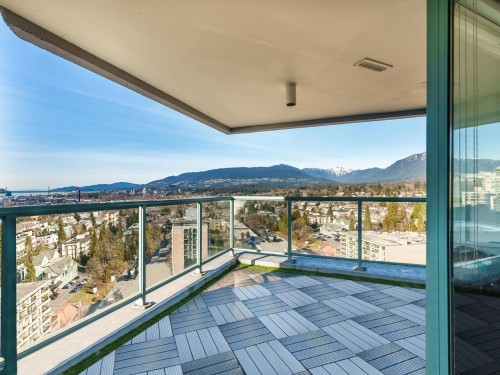 2203-120 2Nd Street W, North Vancouver, BC 