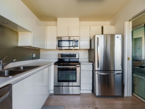 2203-120 2Nd Street W, North Vancouver, BC 