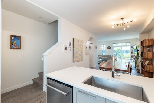 140-3565 Baycrest Avenue, Coquitlam, BC 