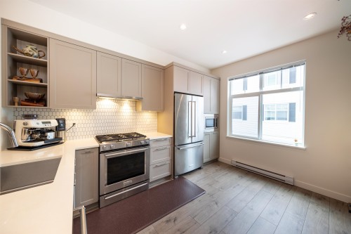 140-3565 Baycrest Avenue, Coquitlam, BC 