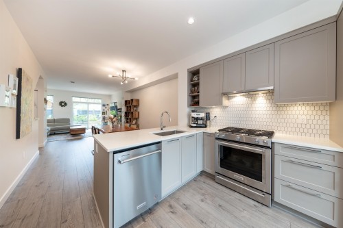 140-3565 Baycrest Avenue, Coquitlam, BC 