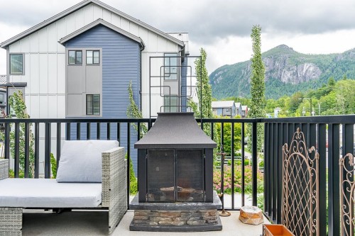 37981 Helm Way, Squamish, BC 