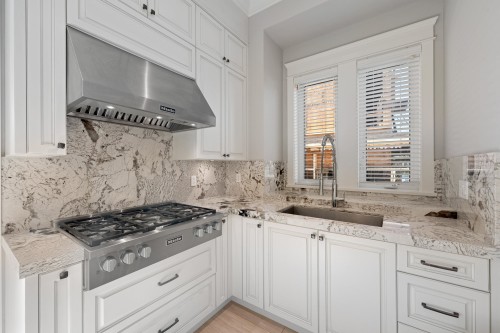 3981 35Th Avenue W, Vancouver, BC 