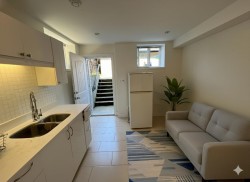 1BED SUITE-25XX 28 Avenue E Vancouver, BC V5R 1R7