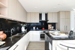 1803-4988 Bennett Street  Burnaby, BC V5H 0L1