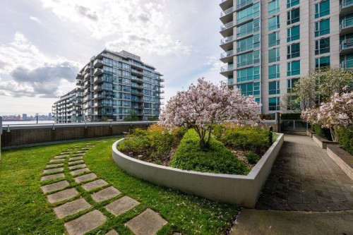 2107-188 Esplanade E, North Vancouver, BC 