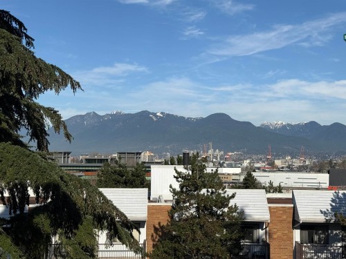 401-1066 8 Avenue E Vancouver, BC V5T 1T9