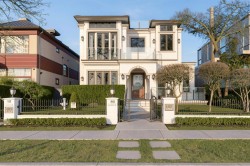 4320 8th Avenue W Vancouver, BC V6R 2A1