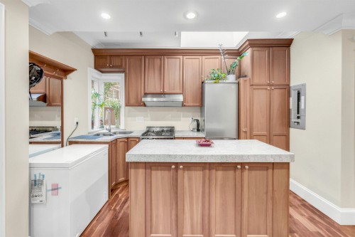 4320 8Th Avenue W, Vancouver, BC 