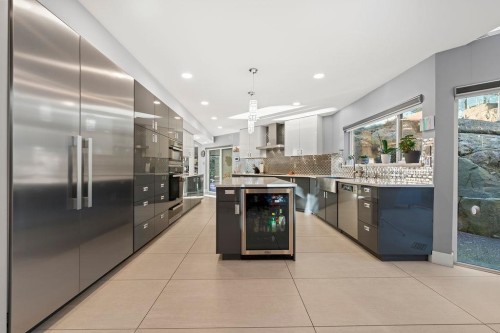 3722 Southridge Place, West Vancouver, BC 