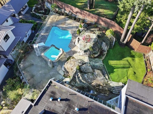 3722 Southridge Place, West Vancouver, BC 