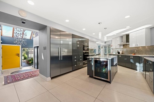 3722 Southridge Place, West Vancouver, BC 