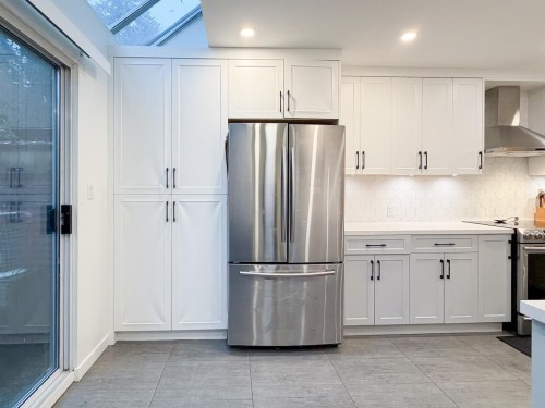 8122 Forest Grove Drive, Burnaby, BC 