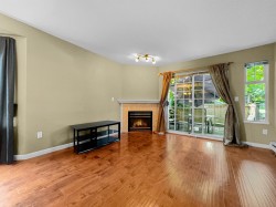 X-7175 18th Avenue  Burnaby, BC V3N 1K8