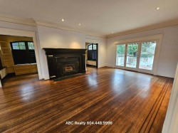 4XXX Beverly Crescent  Vancouver, BC V6J 4E7