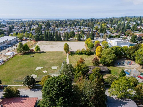 970 64Th Avenue W, Vancouver, BC 