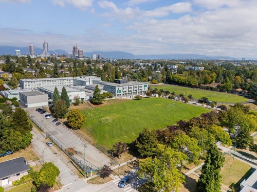 970 64Th Avenue W, Vancouver, BC 