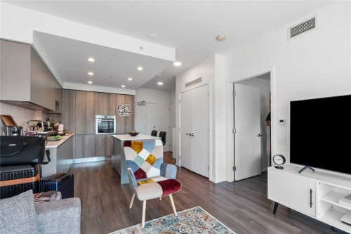 609-3833 Evergreen Place, Burnaby, BC 