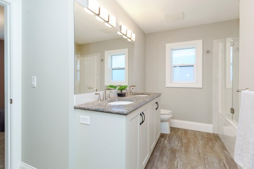 1055 Charland Avenue, Coquitlam, BC 