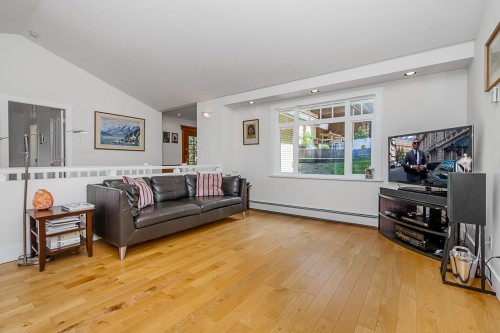6245 Nelson Avenue, West Vancouver, BC 