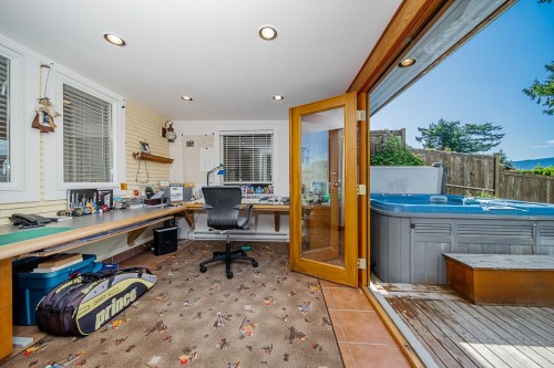 6245 Nelson Avenue, West Vancouver, BC 