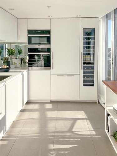 3703-689 Abbott Street, Vancouver, BC 