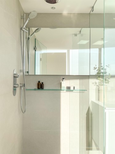 3703-689 Abbott Street, Vancouver, BC 