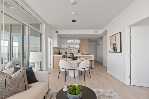 1707-7728 Park Crescent  Burnaby, BC V3N 0J8