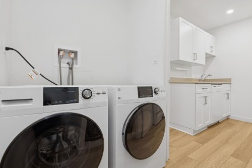 879 Westview Crescent, North Vancouver, BC 