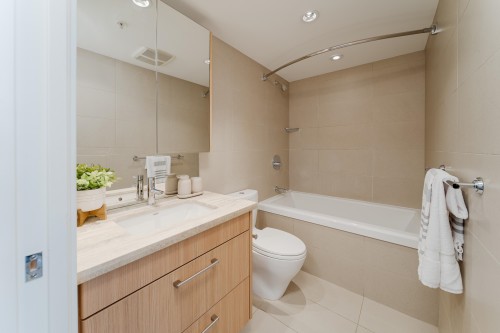 902-138 1St Avenue W, Vancouver, BC 