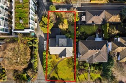 475 27th Avenue W Vancouver, BC V5Y 2K4