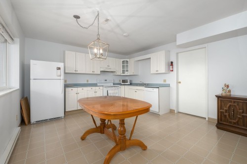 459 Cariboo Crescent, Coquitlam, BC 